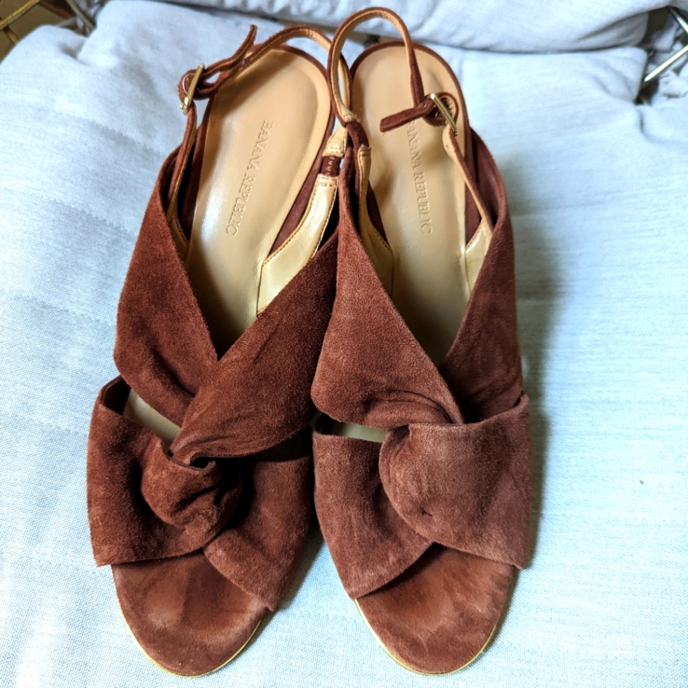 Banana Republic heels size 8, lightly worn